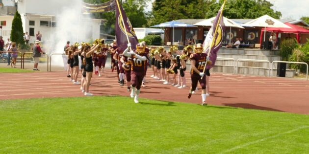 Alle Teams der Redskins enterten am vergangenen Wochenende die Fields. Hier die Seniors beim WalkIn gegen Haßloch- Foto: Bürstadt Redskins